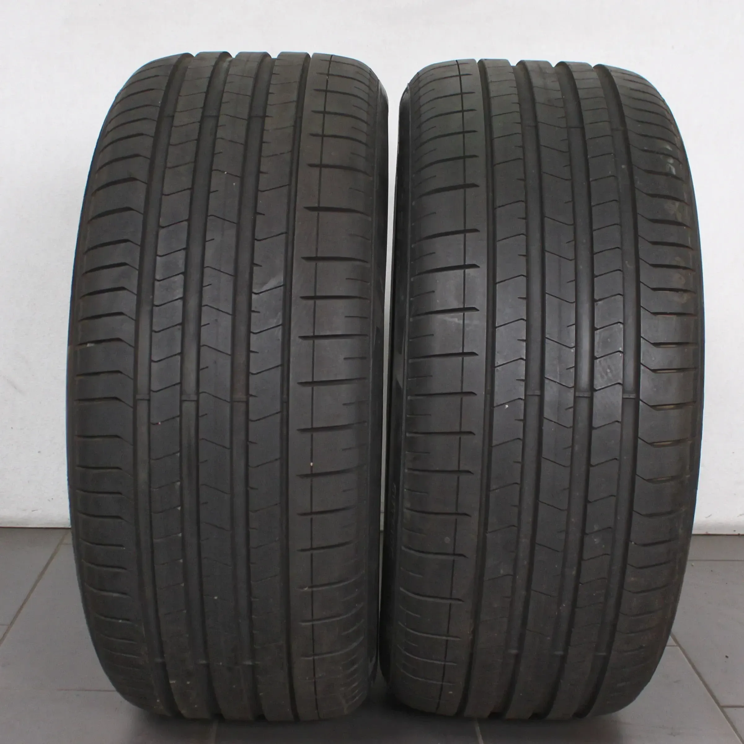 2x Sommerreifen 285 40 R21 109Y Pirelli P Zero 3523 7-7,5mm - Bild 1