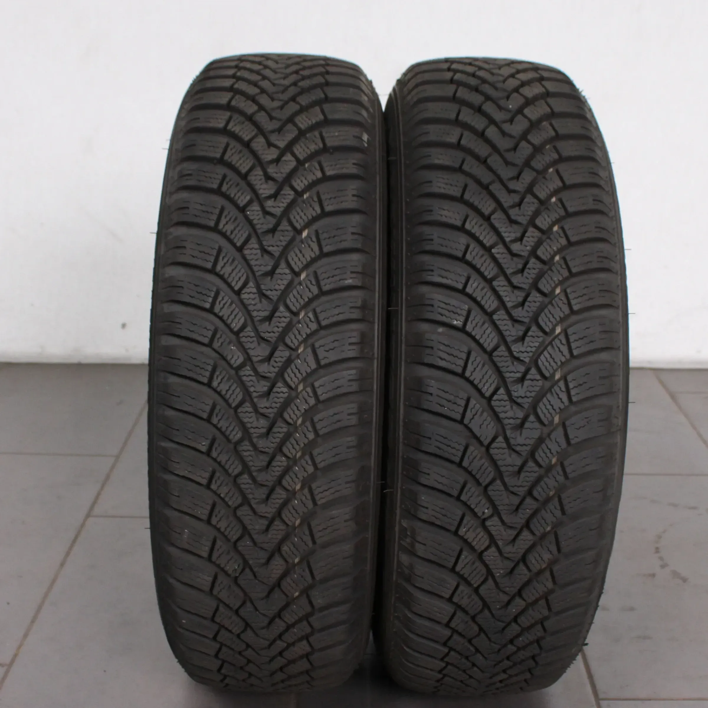 2x Winterreifen 185 65 R15 88T Falken Eurowinter HS01 2024 7mm - Bild 1