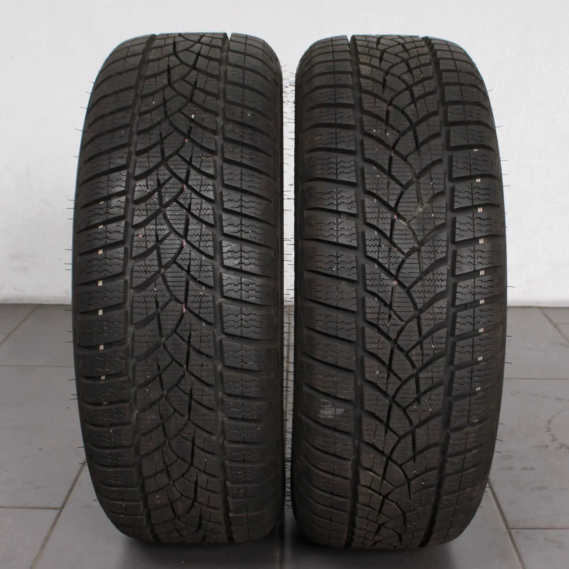 2x Winterreifen 205 55 R16 91HAO Goodyear Ultragrip Performance GEN-1 4722 8-8,5mm - Bild 1
