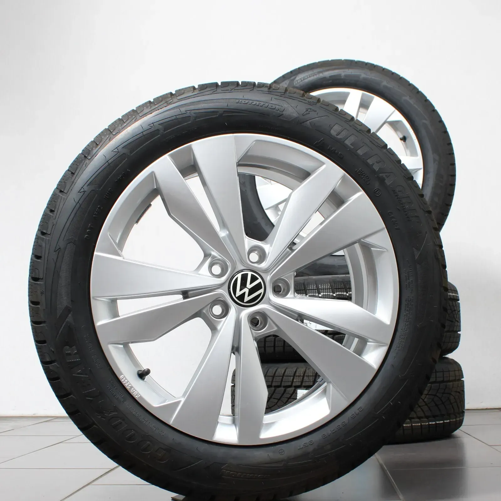 18 Zoll original VW ID.3 ID3 10A071498 Loen Alufelgen Winterreifen E-2-10-H - Bild 1
