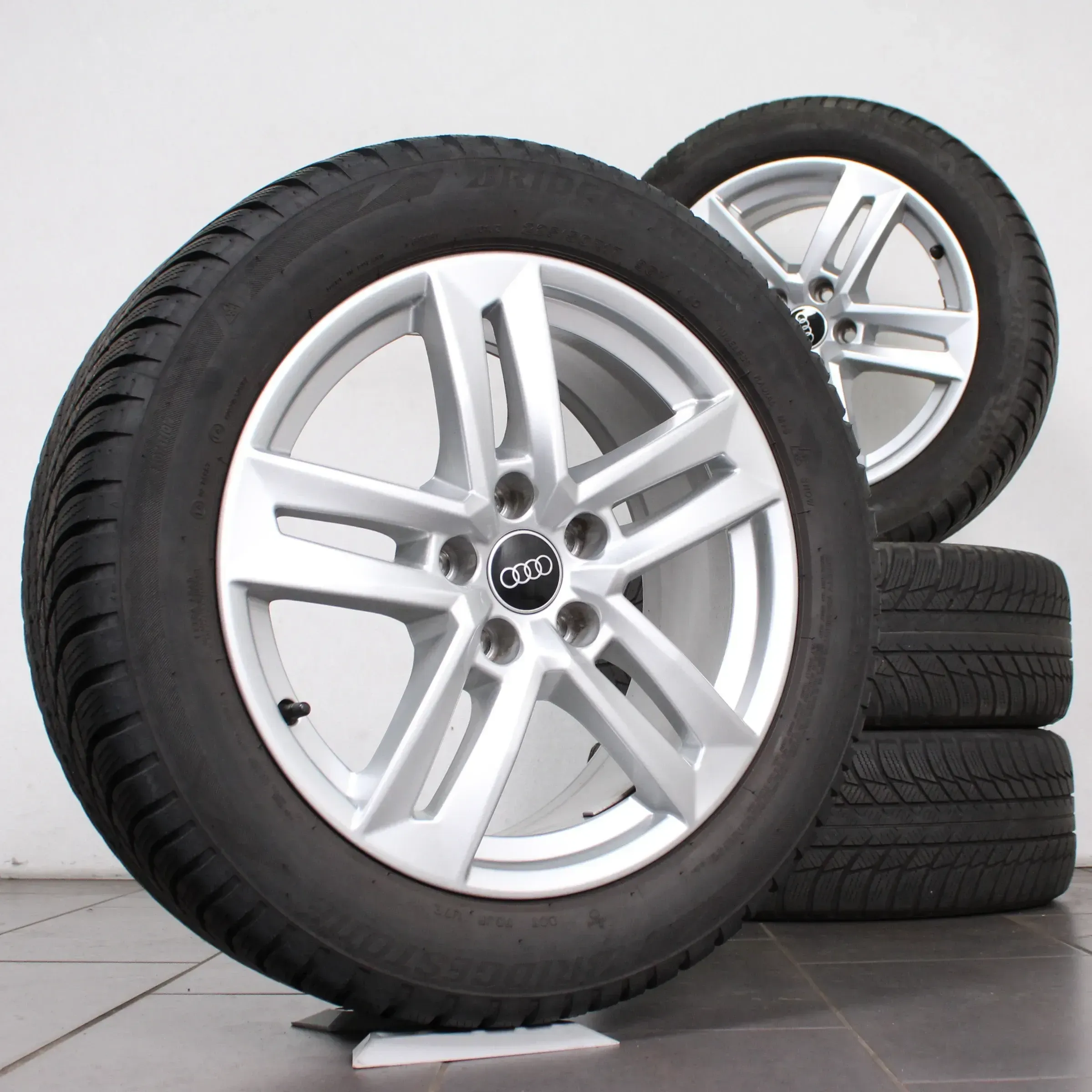 17 Zoll original Audi A4 S4 8W B9 8W0601025P Alufelgen Winterräder D-7-4-H - Bild 1