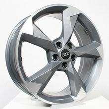 Laden Sie das Bild in den Galerie-Viewer, 19 Zoll original Audi Q3 F3 83A 83A601025N Rotor Alufelgen (9033c)