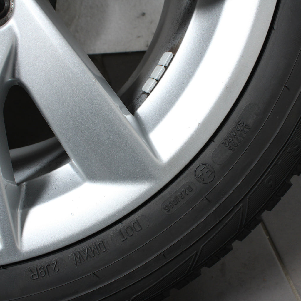 16 Zoll original Audi A4 8W B9 8W0601025B Alufelgen Winterreifen (c21e9)
