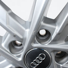 Laden Sie das Bild in den Galerie-Viewer, 17 Zoll original Audi A3 S3 8Y 8Y0601025L Alufelgen Winterreifen (10834)