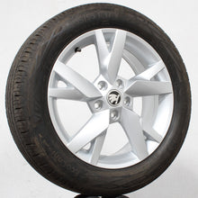 Laden Sie das Bild in den Galerie-Viewer, 17 Zoll original Skoda Octavia Mk4 A8 5E3601025 Alufelgen Sommerreifen (808d5)