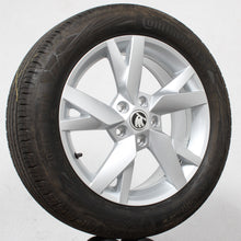 Laden Sie das Bild in den Galerie-Viewer, 17 Zoll original Skoda Octavia Mk4 A8 5E3601025 Alufelgen Sommerreifen (808d5)