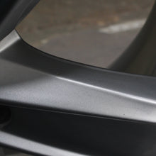 Laden Sie das Bild in den Galerie-Viewer, 15 Zoll original VW Polo 2G AW 2G0071495 Corvara Alufelgen Winterreifen (48702)