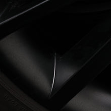 Laden Sie das Bild in den Galerie-Viewer, 18 Zoll original Skoda Octavia III 5E 5E0601025AG Turini Alufelgen Winterreifen (cfb76)