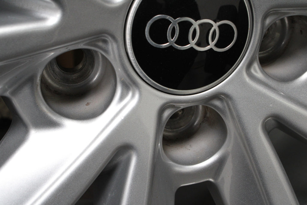 17 Zoll original Audi Q5 FY 8OA601025J Alufelgen Winterreifen (32de5)