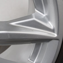 Laden Sie das Bild in den Galerie-Viewer, 17 Zoll original Audi Q5 FY 8OA601025J Alufelgen Winterreifen (605a0)