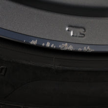 Laden Sie das Bild in den Galerie-Viewer, 17 Zoll original Mazda MX-5 124R-000857 Alufelgen Winterreifen (aa29c)