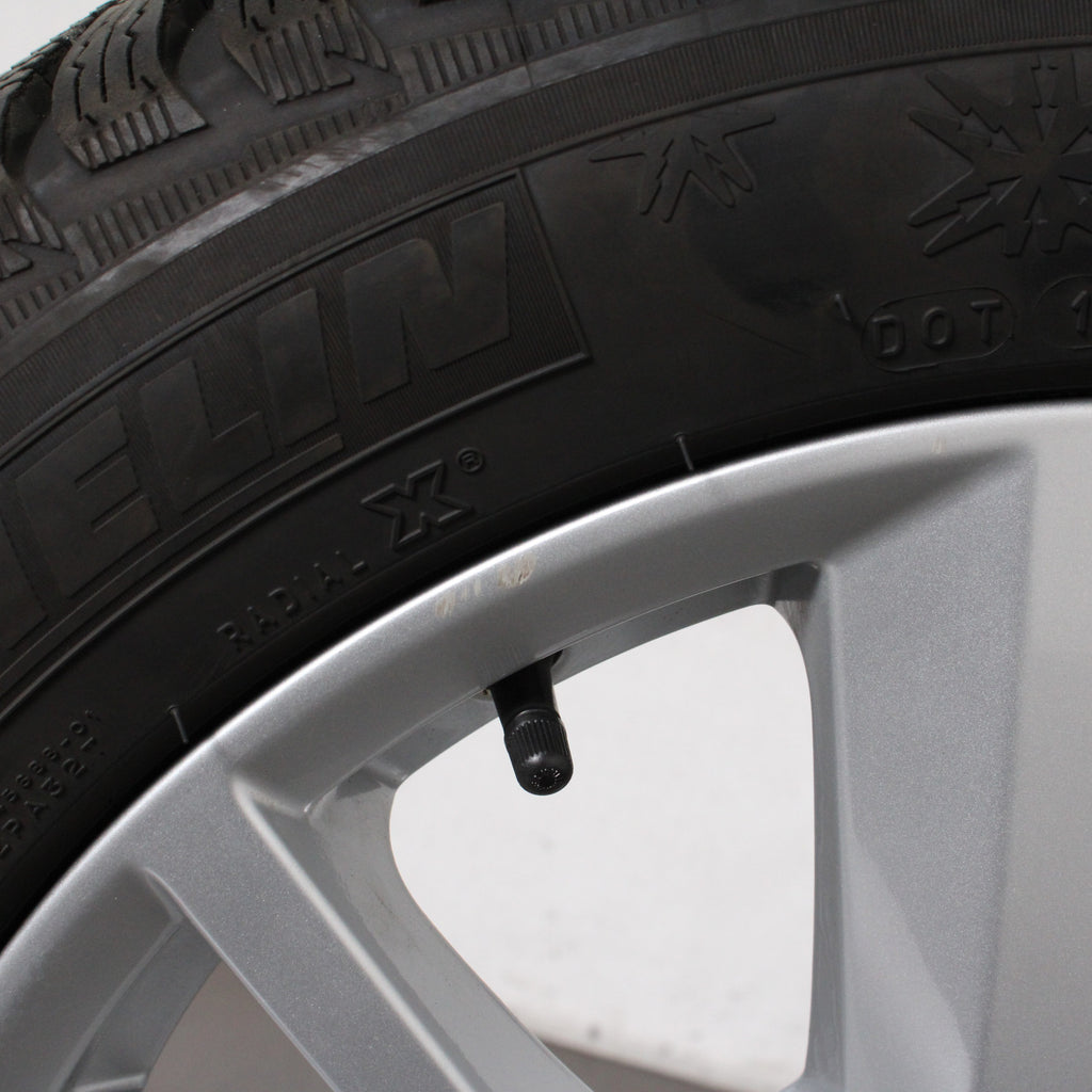 17 Zoll original Audi Q2 GA 81A601025C Alufelgen Winterreifen (291b1)
