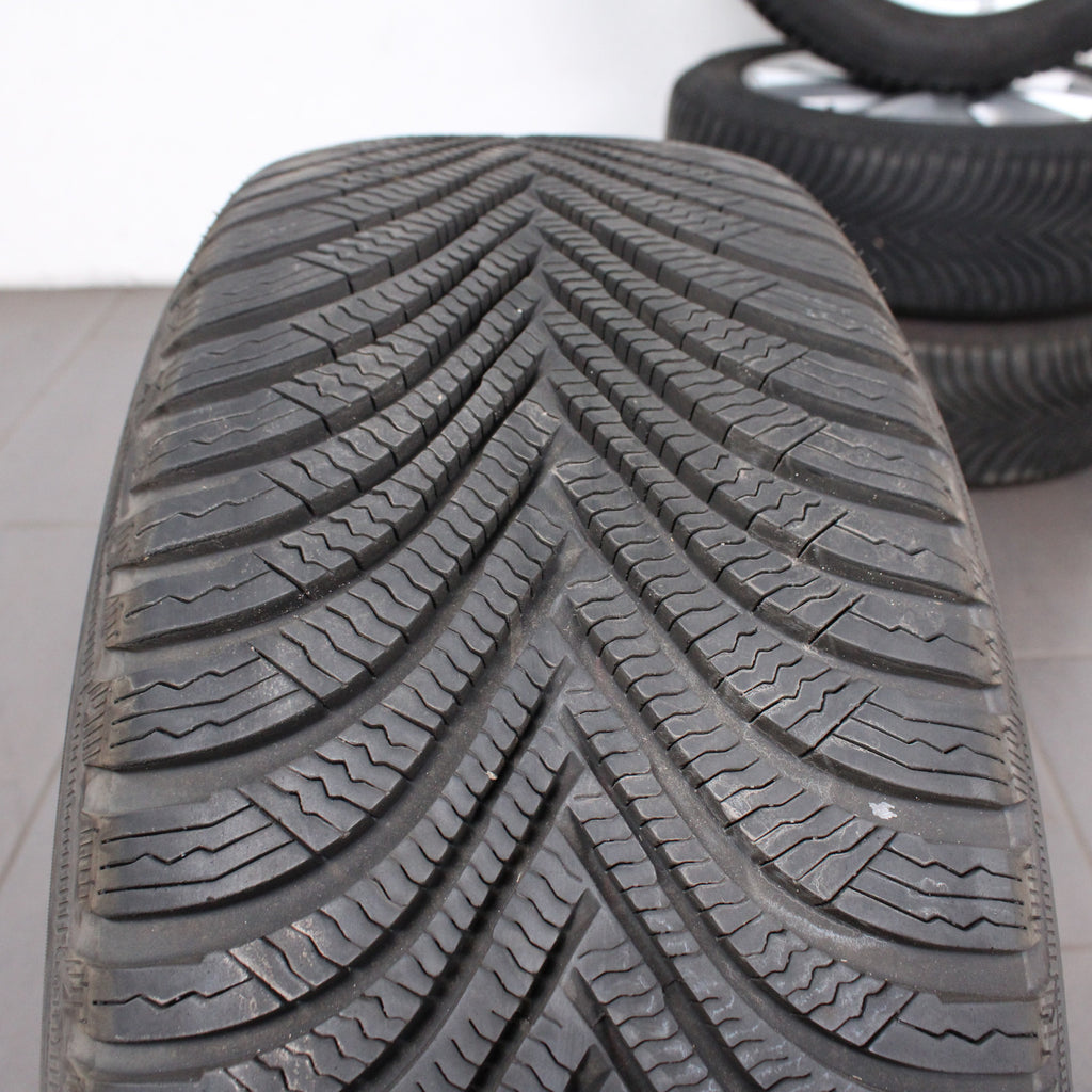 17 Zoll original Audi Q2 GA 81A601025C Alufelgen Winterreifen (291b1)