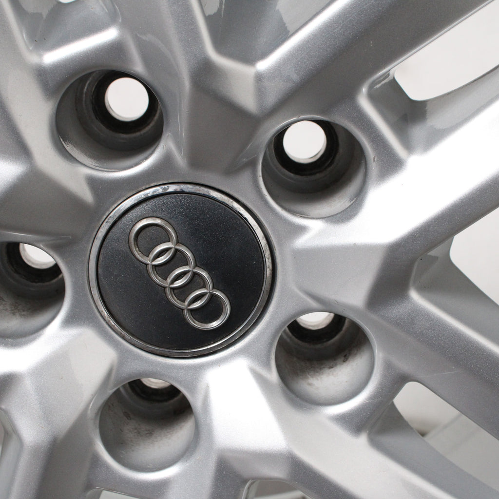 17 Zoll original Audi A4 S4 8W B9 8W0601025P Alufelgen Winterreifen (27f13)