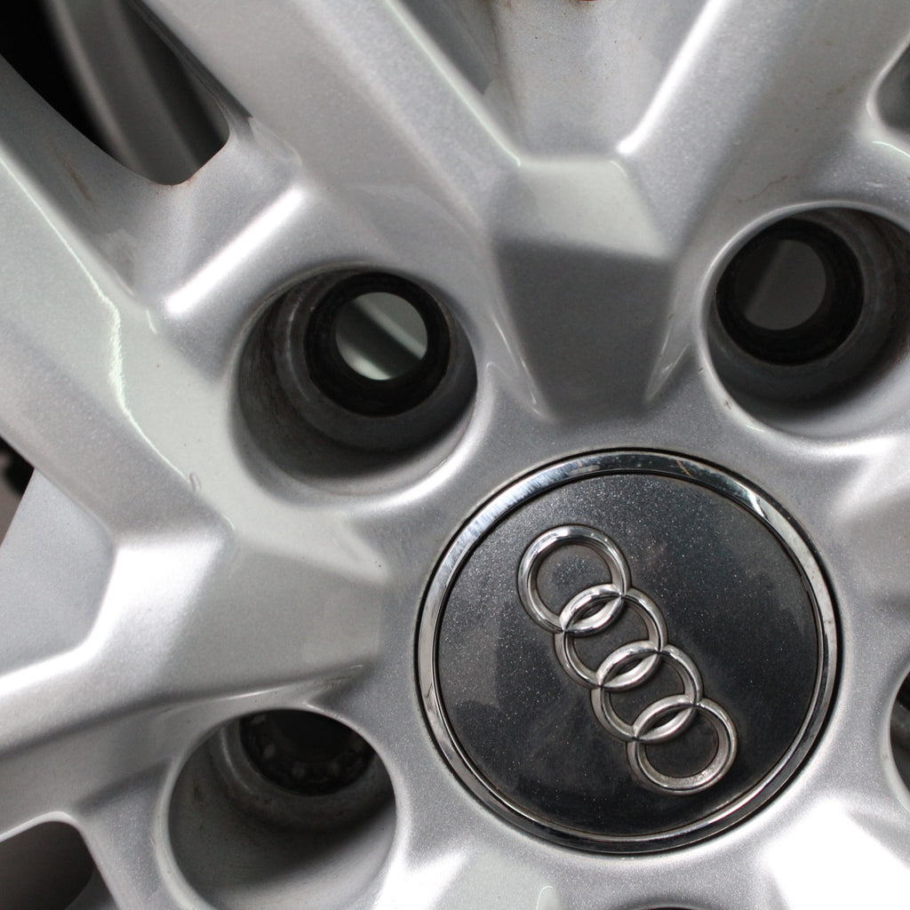 17 Zoll original Audi A4 S4 8W B9 8W0601025P Alufelgen Winterreifen (27f13)