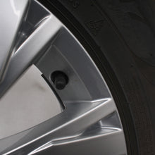 Laden Sie das Bild in den Galerie-Viewer, 17 Zoll original VW Tiguan ll Allspace 5NA 5NA601025 Alufelgen Winterreifen (bca61)