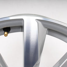 Laden Sie das Bild in den Galerie-Viewer, 18 Zoll original Audi A4 S4 B9 8W 8W0601025S Alufelgen (79311)