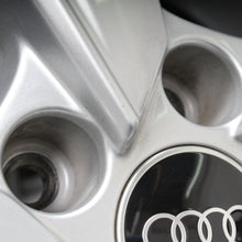 Laden Sie das Bild in den Galerie-Viewer, 18 Zoll original Audi A6 4K C8 4K0601025D Alufelgen Winterreifen (aa303)