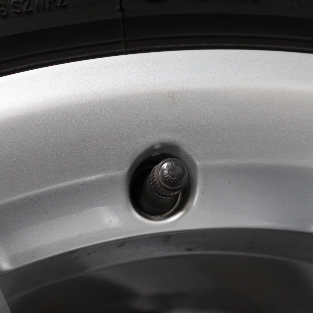 16 Zoll original Audi A4 8W B9 8W0601025B Alufelgen Winterreifen (3020e)
