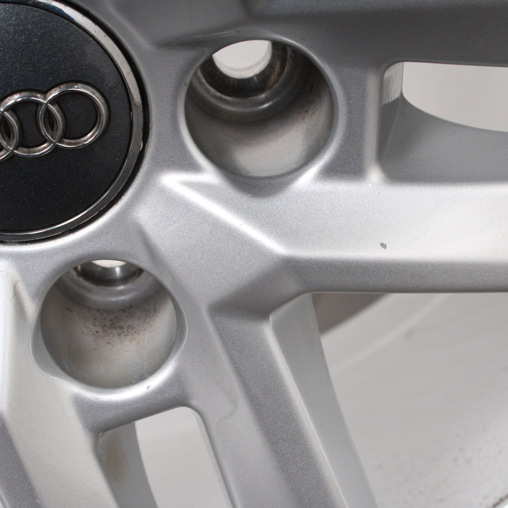 17 Zoll original Audi A4 S4 8W B9 8W0601025P Alufelgen Winterreifen (03b26)