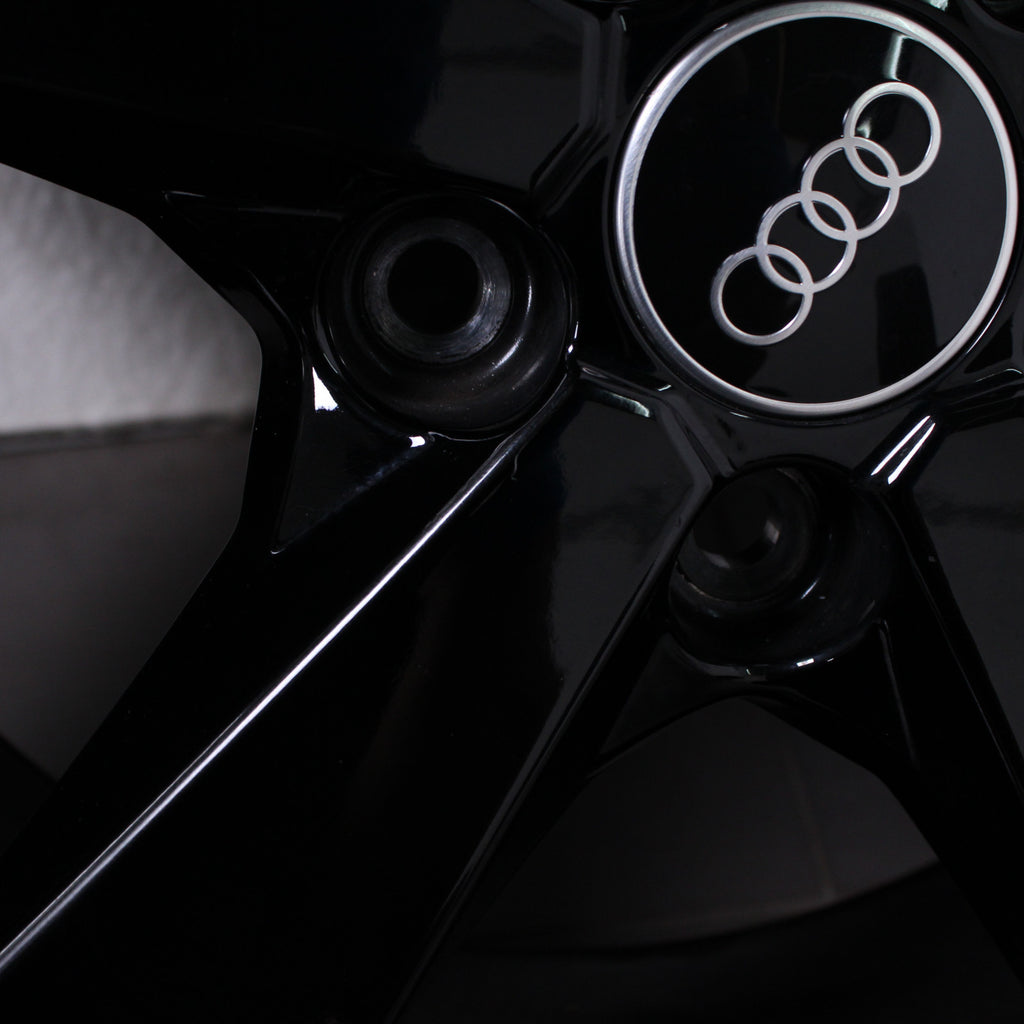 17 Zoll original Audi Q3 F3 II 83A 83A601025AL Alufelgen Winterreifen (43e95)