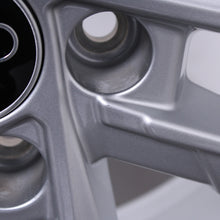 Laden Sie das Bild in den Galerie-Viewer, 17 Zoll original Audi A3 S3 8Y 8Y0601025L Alufelgen Winterreifen (b03a2)