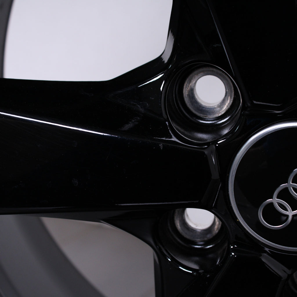 17 Zoll original Audi Q3 F3 II 83A 83A601025AL Alufelgen Winterreifen (2f8f5)