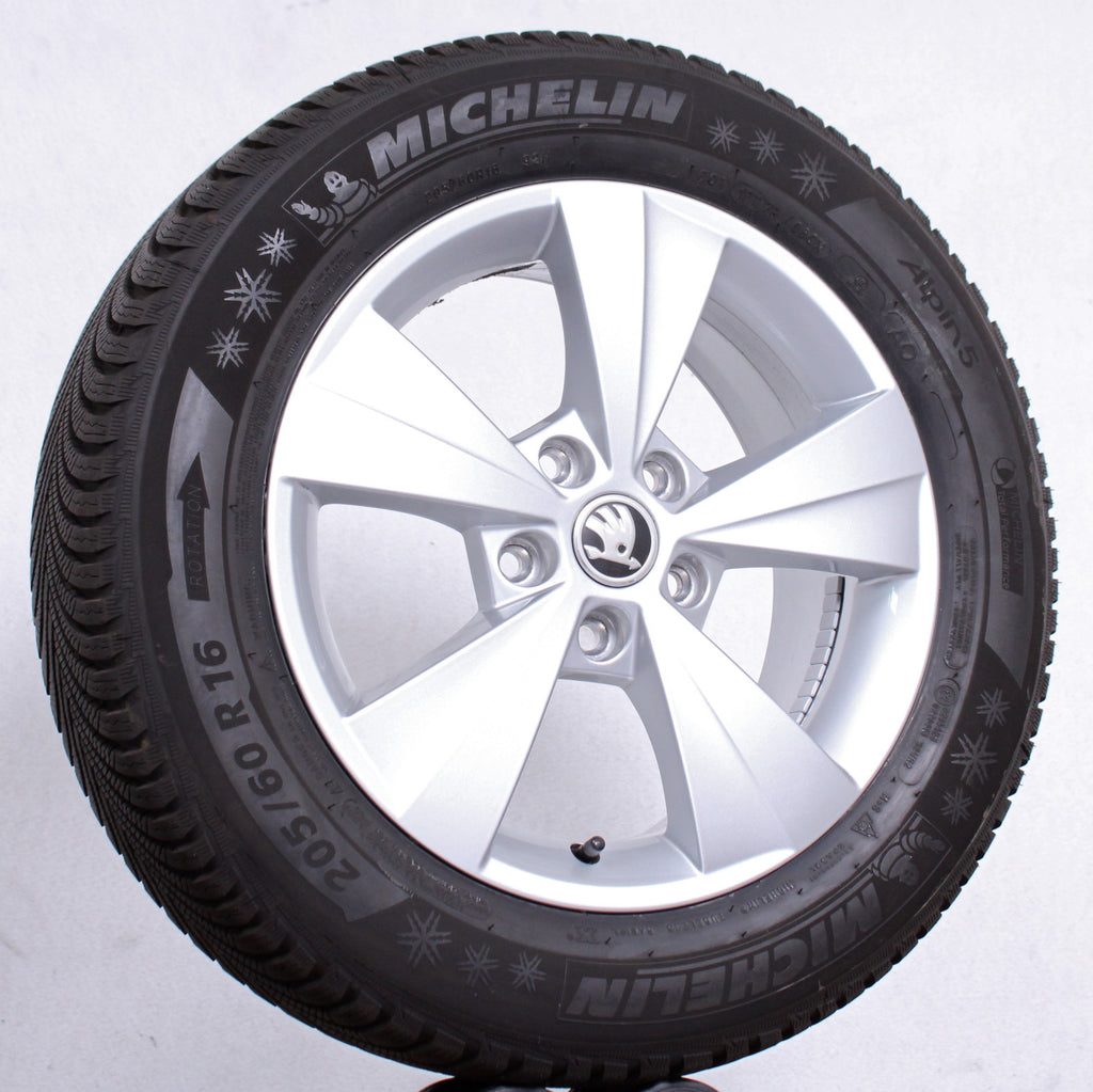 16 Zoll original Skoda Octavia Mk4 A8 5E0601025BE Alufelgen Winterreifen (09606)