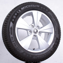 Laden Sie das Bild in den Galerie-Viewer, 16 Zoll original Skoda Octavia Mk4 A8 5E0601025BE Alufelgen Winterreifen (09606)