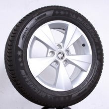 Laden Sie das Bild in den Galerie-Viewer, 16 Zoll original Skoda Octavia Mk4 A8 5E0601025BE Alufelgen Winterreifen (09606)