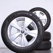 Laden Sie das Bild in den Galerie-Viewer, 16 Zoll original Skoda Octavia Mk4 A8 5E0601025BE Alufelgen Winterreifen (09606)