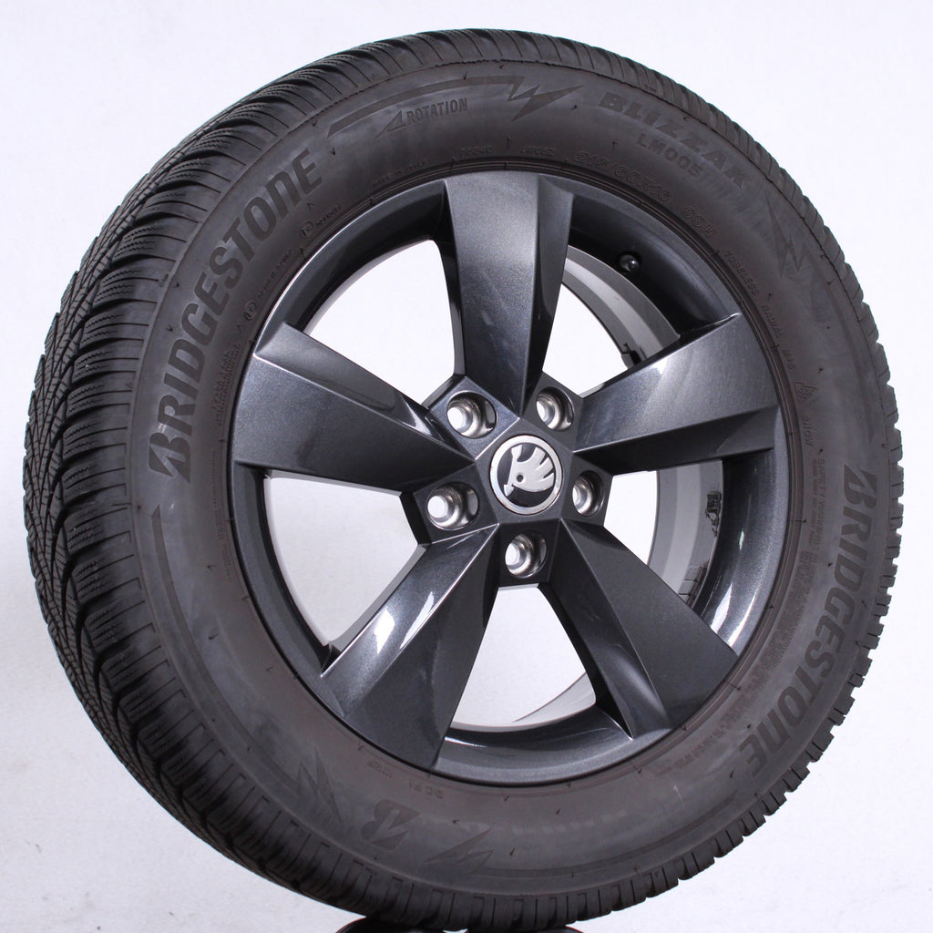 16 Zoll original Skoda Karoq NU7 57A601025T Alufelgen Winterreifen (a1ae3)