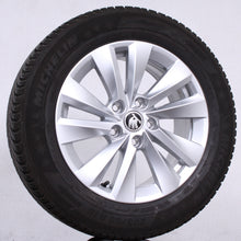 Laden Sie das Bild in den Galerie-Viewer, 16 Zoll original Skoda Octavia Mk4 A8 5E0601025BA Alufelgen Winterreifen (f4a43)