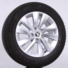 Laden Sie das Bild in den Galerie-Viewer, 16 Zoll original Skoda Octavia Mk4 A8 5E0601025BA Alufelgen Winterreifen (f4a43)