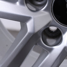 Laden Sie das Bild in den Galerie-Viewer, 17 Zoll original Audi A4 S4 8W B9 8W0601025P Alufelgen Winterreifen (34663)