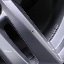 Laden Sie das Bild in den Galerie-Viewer, 17 Zoll original Audi A4 S4 8W B9 8W0601025P Alufelgen Winterreifen (34663)