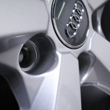 Laden Sie das Bild in den Galerie-Viewer, 17 Zoll original Audi Q3 F3 II 83A 83A601025AL Alufelgen Winterreifen (53dca)