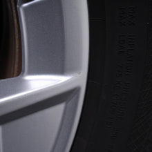Laden Sie das Bild in den Galerie-Viewer, 17 Zoll original Audi Q3 F3 II 83A 83A601025AL Alufelgen Winterreifen (53dca)
