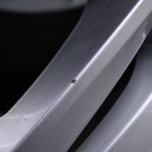 Laden Sie das Bild in den Galerie-Viewer, 17 Zoll original Audi A4 S4 8W B9 8W0601025P Alufelgen Winterreifen (6a242)
