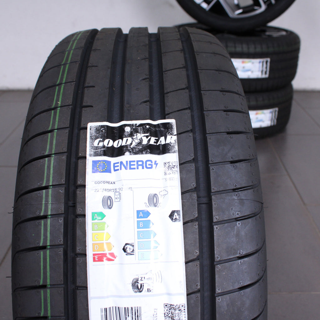 18 Zoll original VW Golf 8 VIII 5H0601025AS York Alufelgen Sommerreifen (58546)