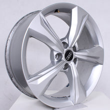 Laden Sie das Bild in den Galerie-Viewer, 19 Zoll original Audi Q5 FY 80A 80A601025K Alufelgen (82380)