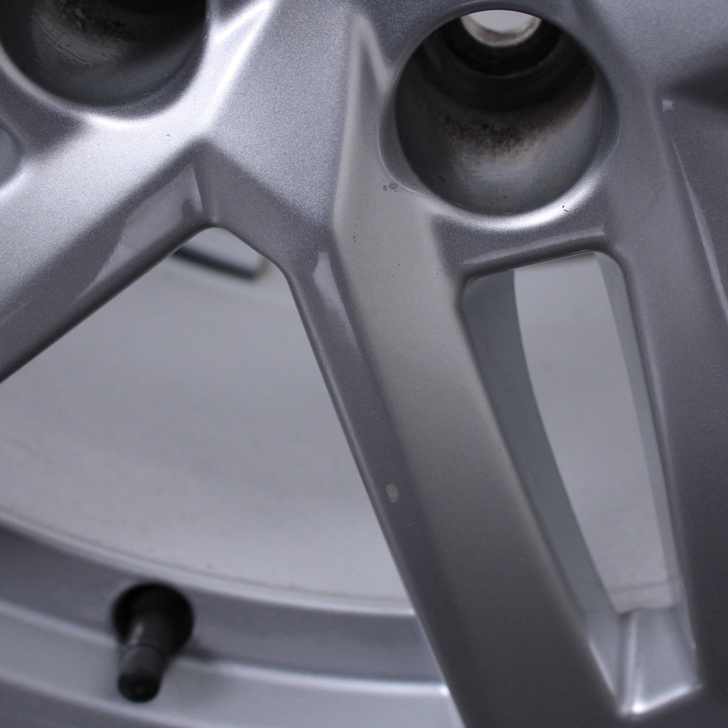 17 Zoll original Audi A4 S4 8W B9 8W0601025P Alufelgen Winterreifen (3d765)