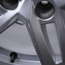 Laden Sie das Bild in den Galerie-Viewer, 17 Zoll original Audi A4 S4 8W B9 8W0601025P Alufelgen Winterreifen (3d765)