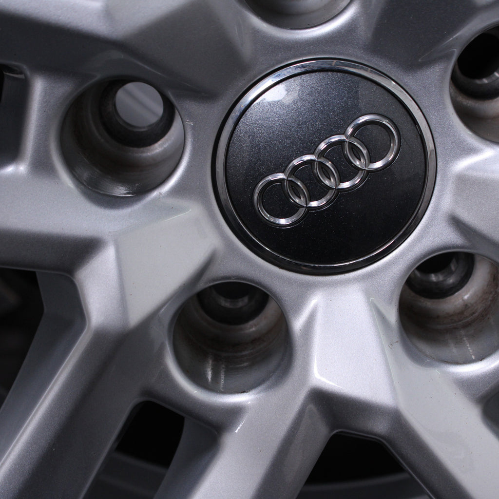 17 Zoll original Audi A4 S4 8W B9 8W0601025P Alufelgen Winterreifen (3d765)