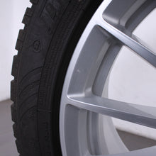 Laden Sie das Bild in den Galerie-Viewer, 17 Zoll original Audi A5 F5 8W0601025AE Alufelgen Winterreifen (1cee5)