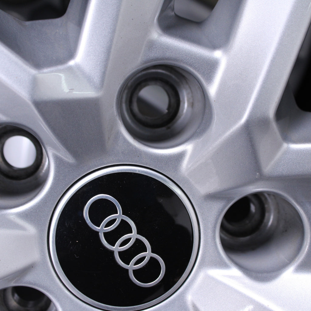 17 Zoll original Audi A4 S4 8W B9 8W0601025P Alufelgen Winterreifen (2fcae)