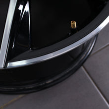 Laden Sie das Bild in den Galerie-Viewer, 18 Zoll original Seat Ibiza Mk5 6F KJ1 6F0601025E Alufelgen (86420)