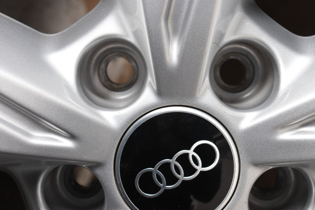 19 Zoll original Audi Q4 e-tron 89A601025B Alufelgen Winterreifen (aa0f0)