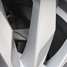 Laden Sie das Bild in den Galerie-Viewer, 18 Zoll original Audi A4 S4 B9 8W 8W0601025S Alufelgen Winterreifen (2629d)