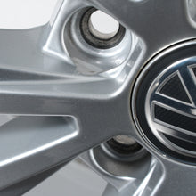 Laden Sie das Bild in den Galerie-Viewer, 17 Zoll original VW Tiguan ll Allspace 5NA 5NA601025 Alufelgen Winterreifen (9cb44)